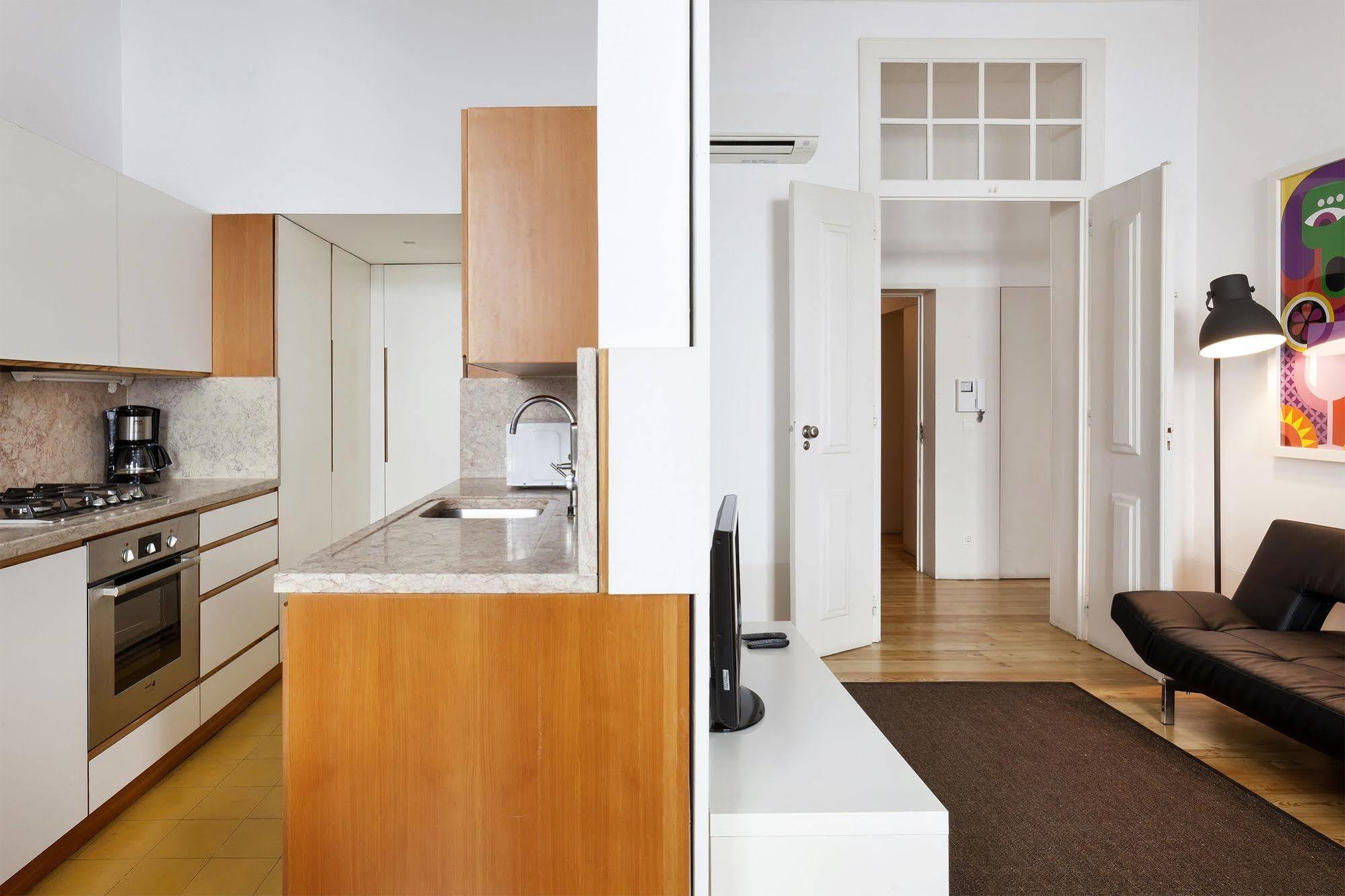 Freedom Serviced Apartments - Cais Do Sodre Lisboa Eksteriør bilde