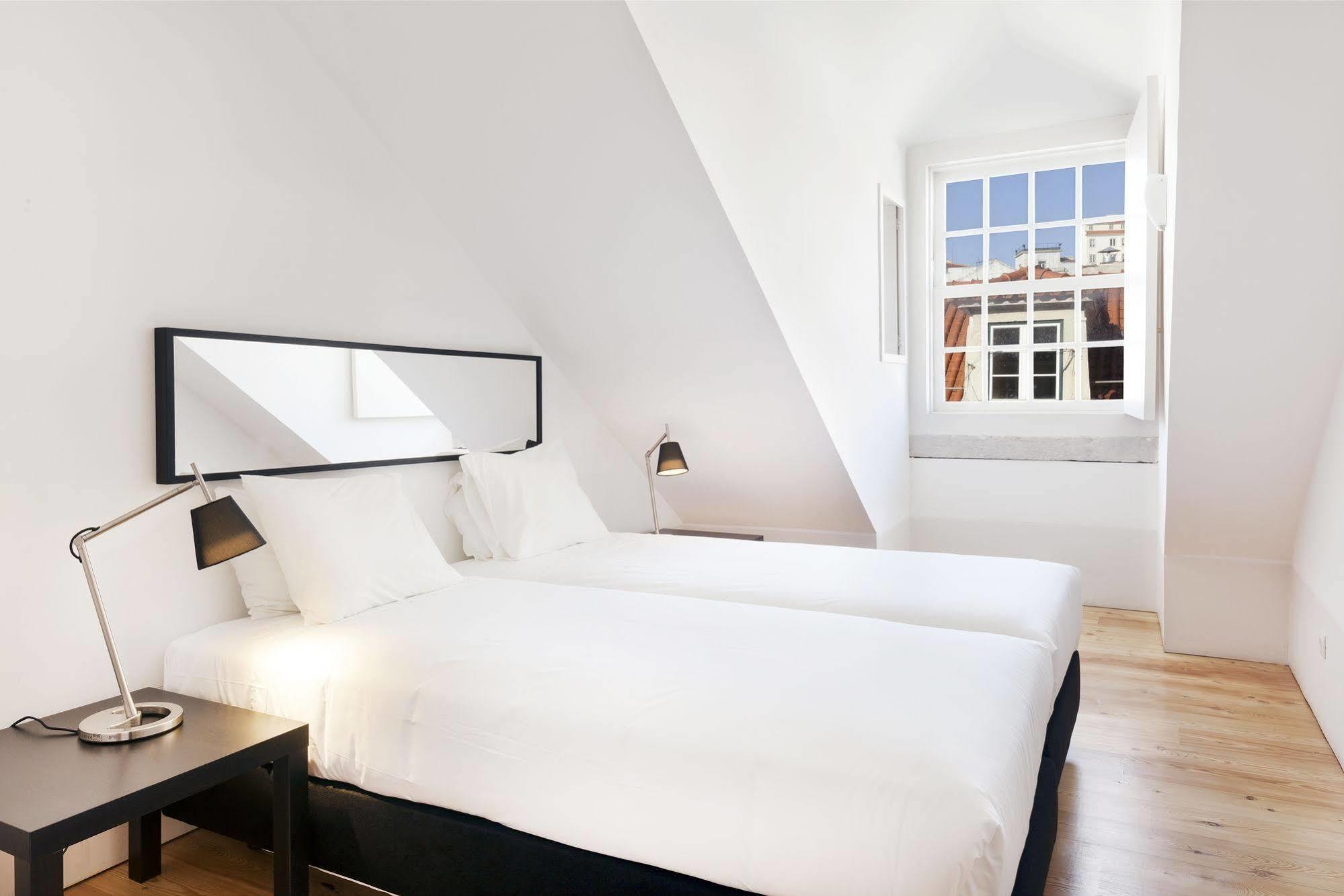 Freedom Serviced Apartments - Cais Do Sodre Lisboa Eksteriør bilde